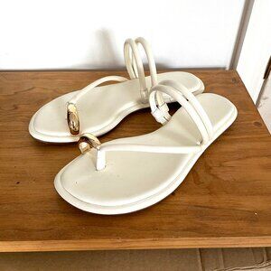 WORN ONCE Vince Lucila Cream Leather Thong Sandals Size US 5 EU 35